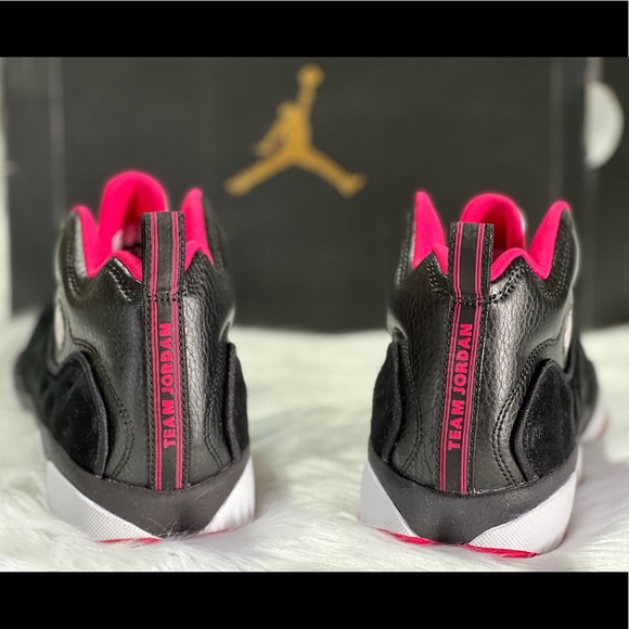 New Nike Grade School Jumpman Team 2 Jordan sneakers - Picture 7 of 14